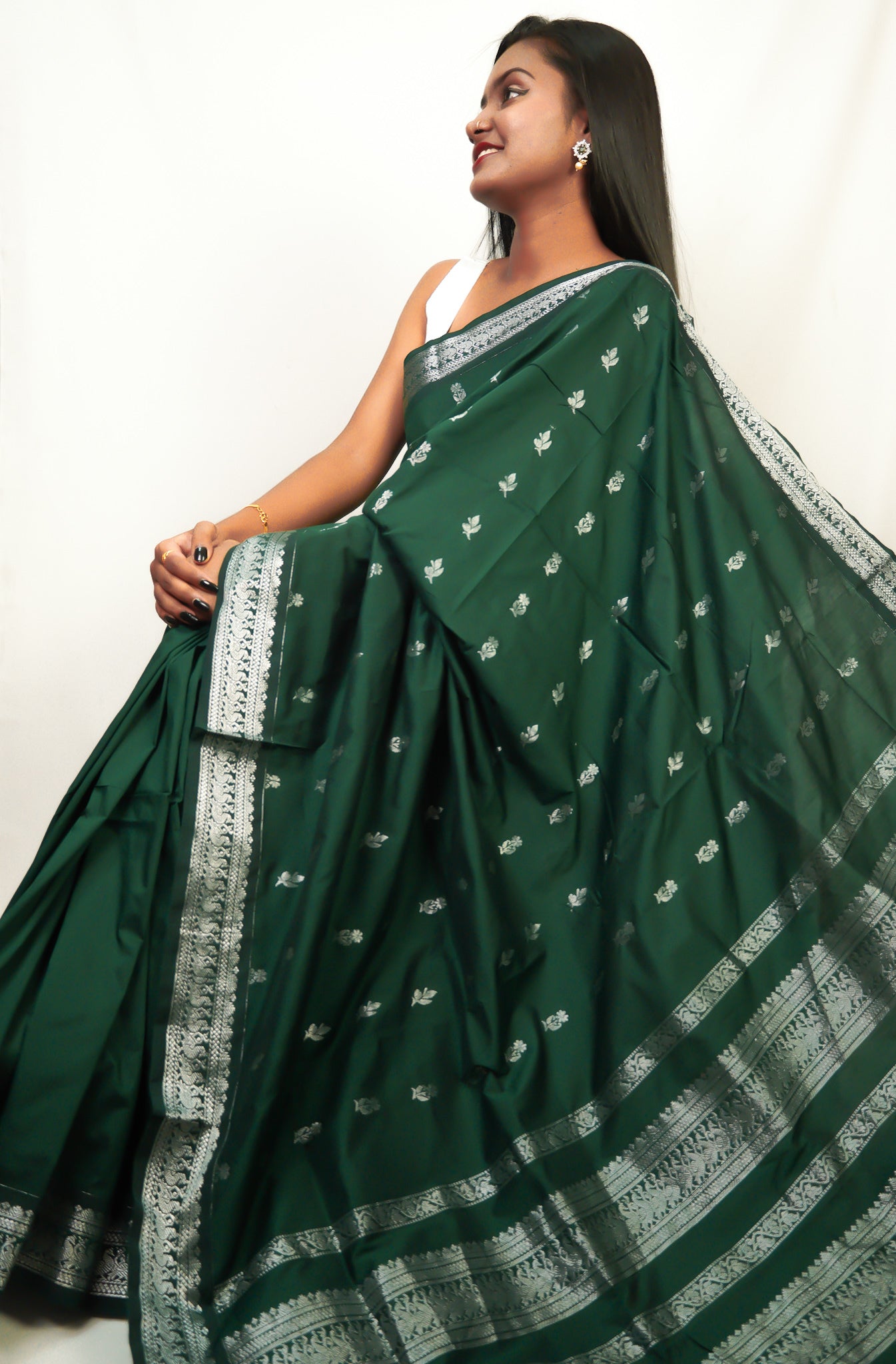 Buy Fospy Women Silver, Light Green Silk Blend, Jacquard Printed Kanjivaram  Saree Online at Best Prices in India - JioMart.